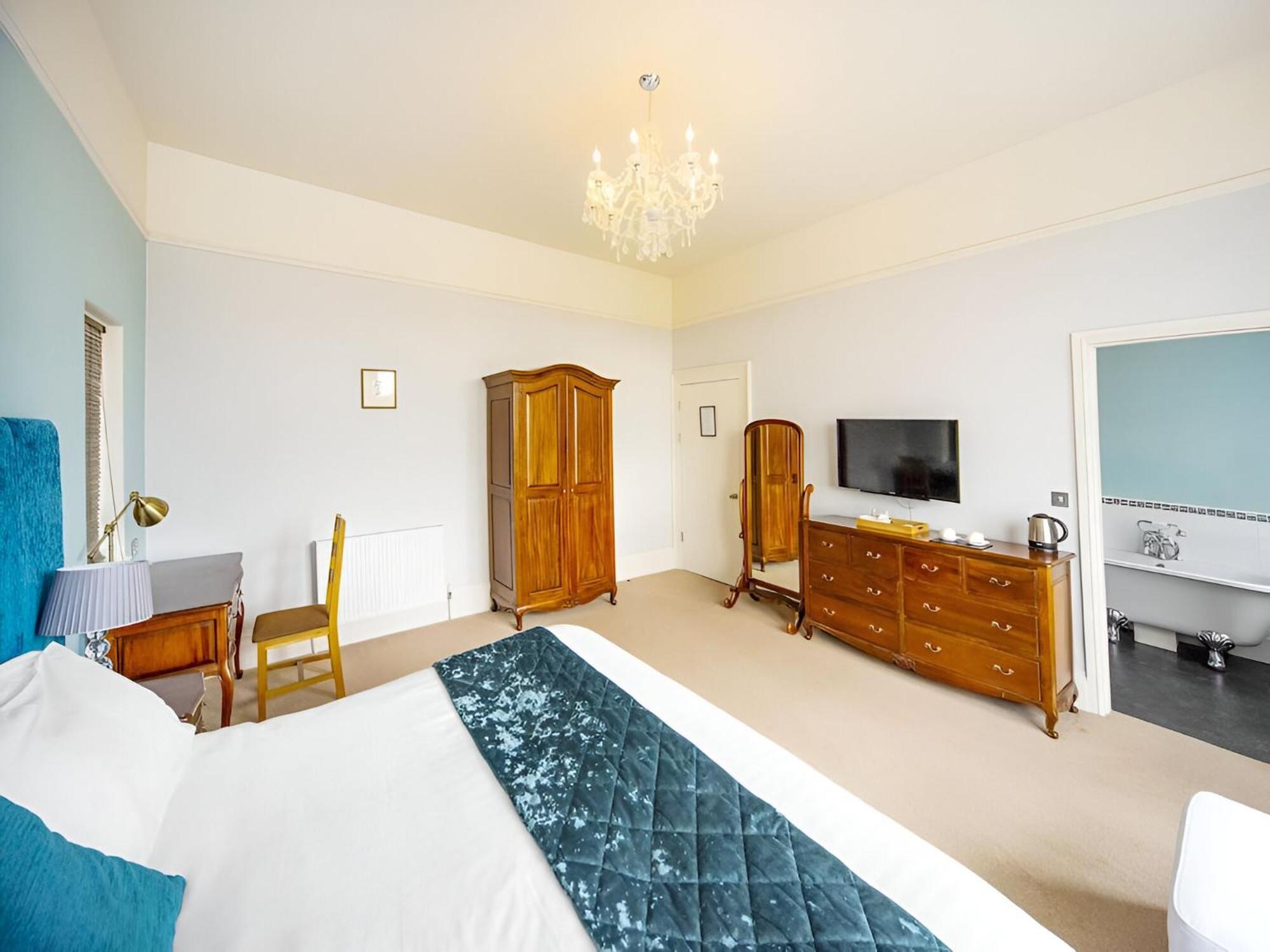 Crofton House Hotel Торки Екстериор снимка