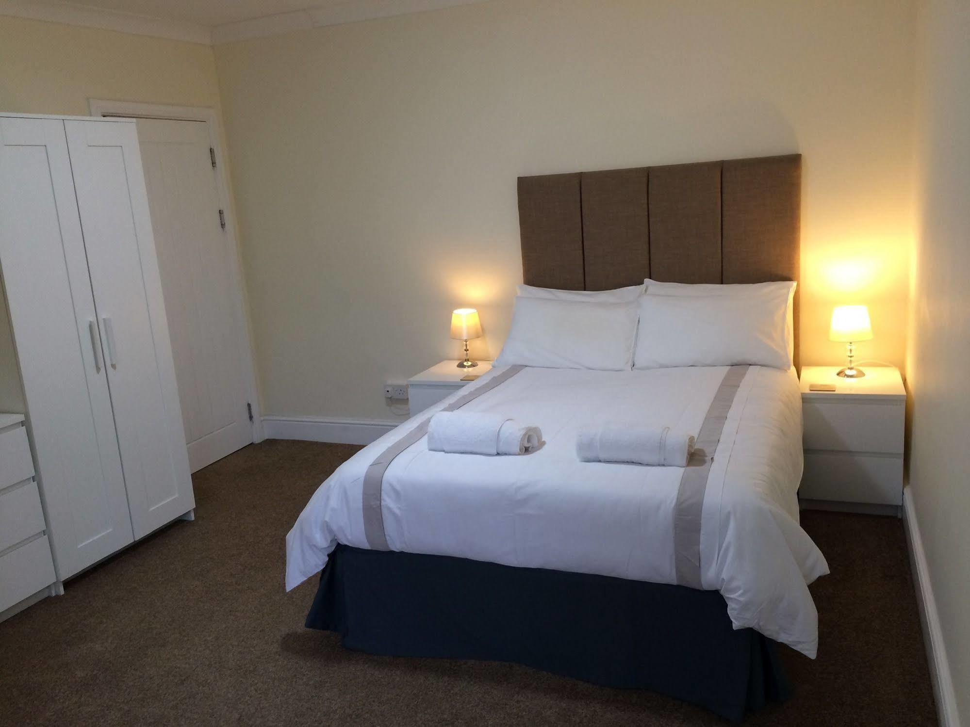 Crofton House Hotel Торки Екстериор снимка